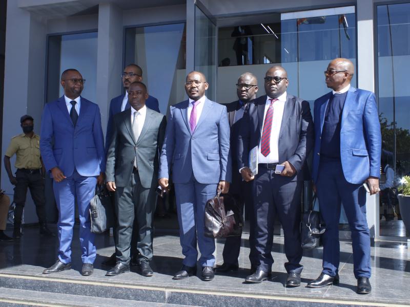 Au milieu, le DG Ahmed Kalej. 